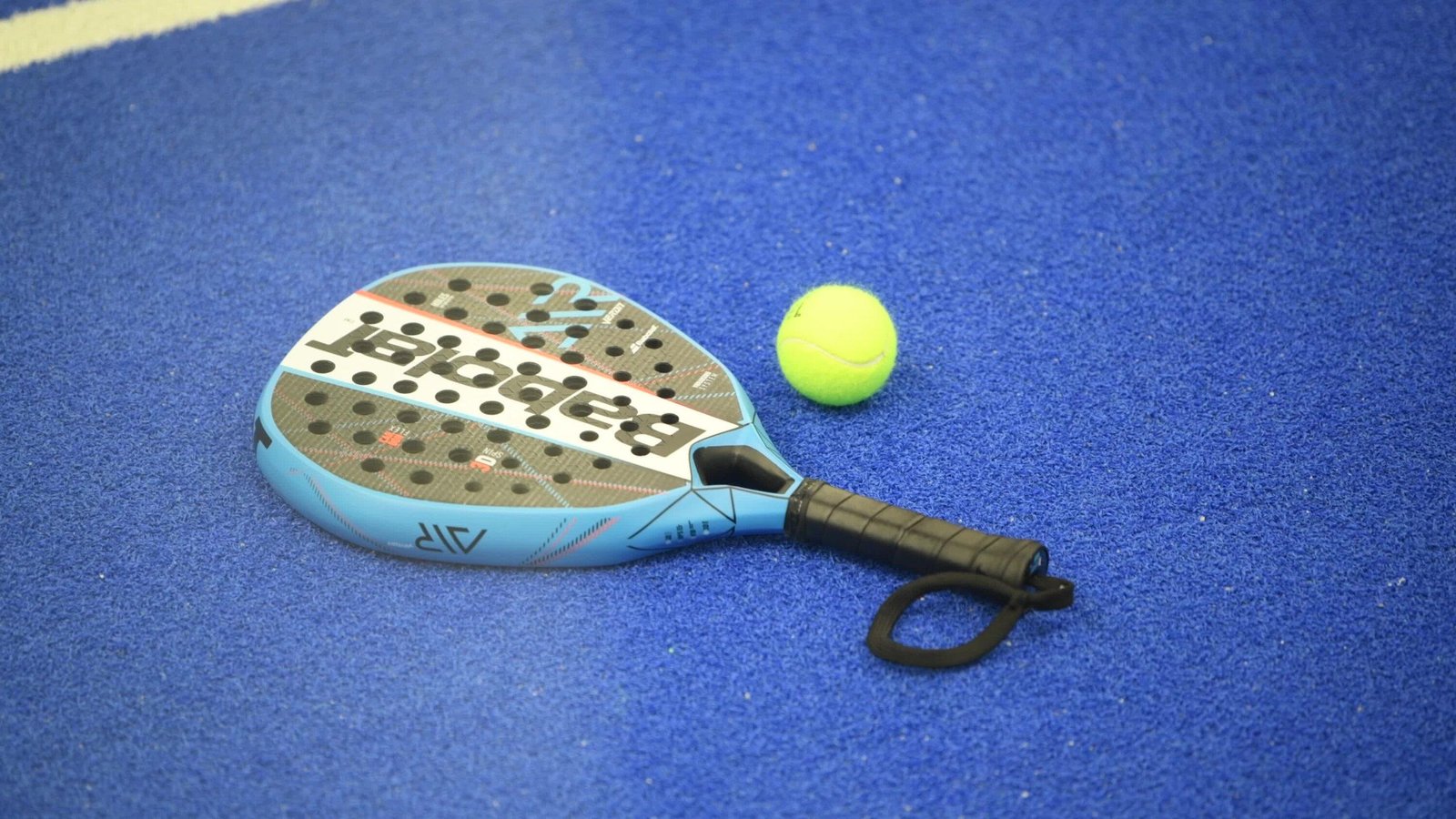 Racket and​ Paddle ‍Essentials: Choosing the‍ Right Gear